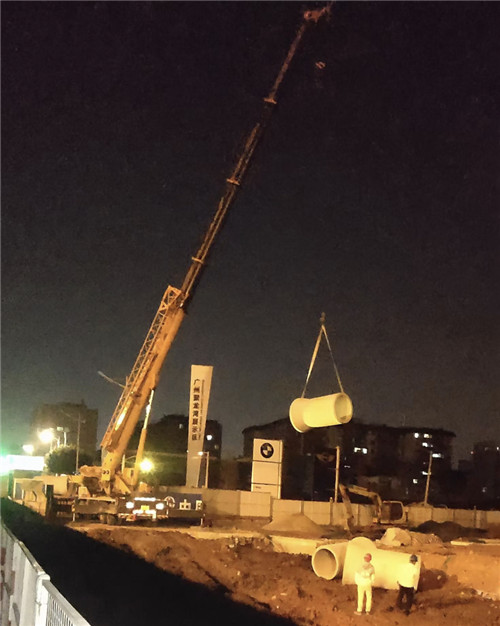 广西“弯臂矫正”—— 吊车的 “形变补偿” 技术